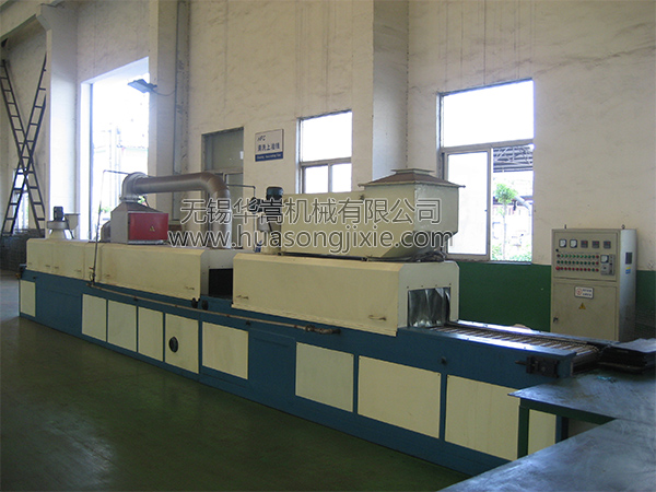 連續(xù)通過式涂油機